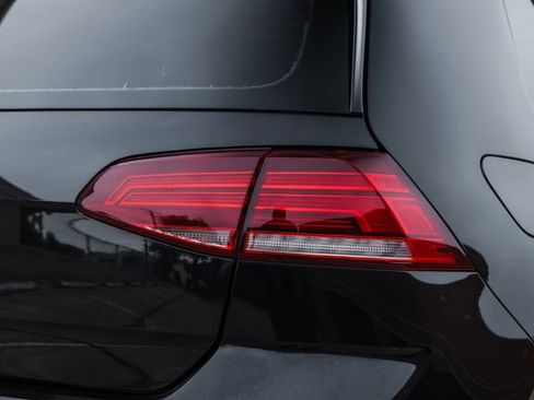 Used 2021 Volkswagen Golf S image 53