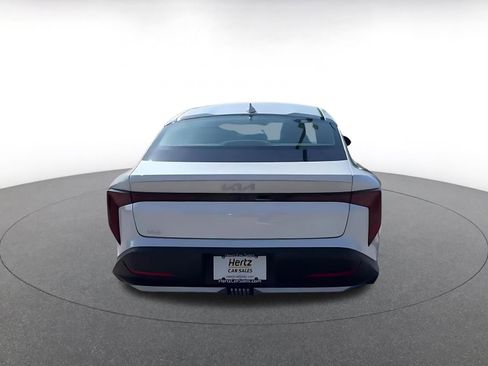 Used 2025 Kia K4 LXS image 11