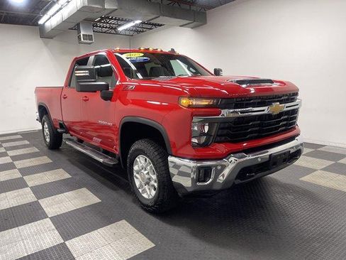 Used 2025 Chevrolet Silverado 2500 LT w/ All Star Edition AWD/4WD image 5