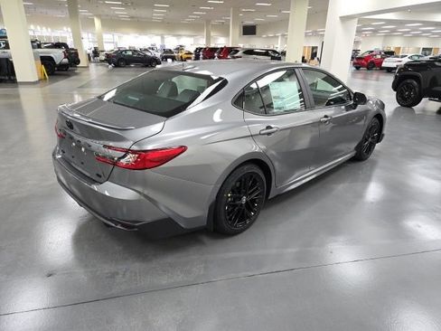 New 2026 Toyota Camry SE image 5