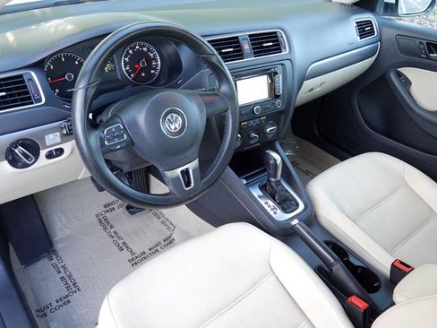 Used 2013 Volkswagen Jetta TDI FWD image 4