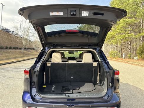 Used 2022 Toyota Highlander Limited image 22