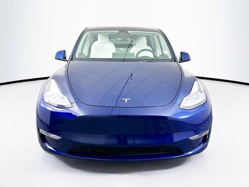 Used 2023 Tesla Model Y Long Range image 2