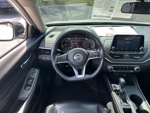 Used 2021 Nissan Altima 2.0 SR FWD image 30