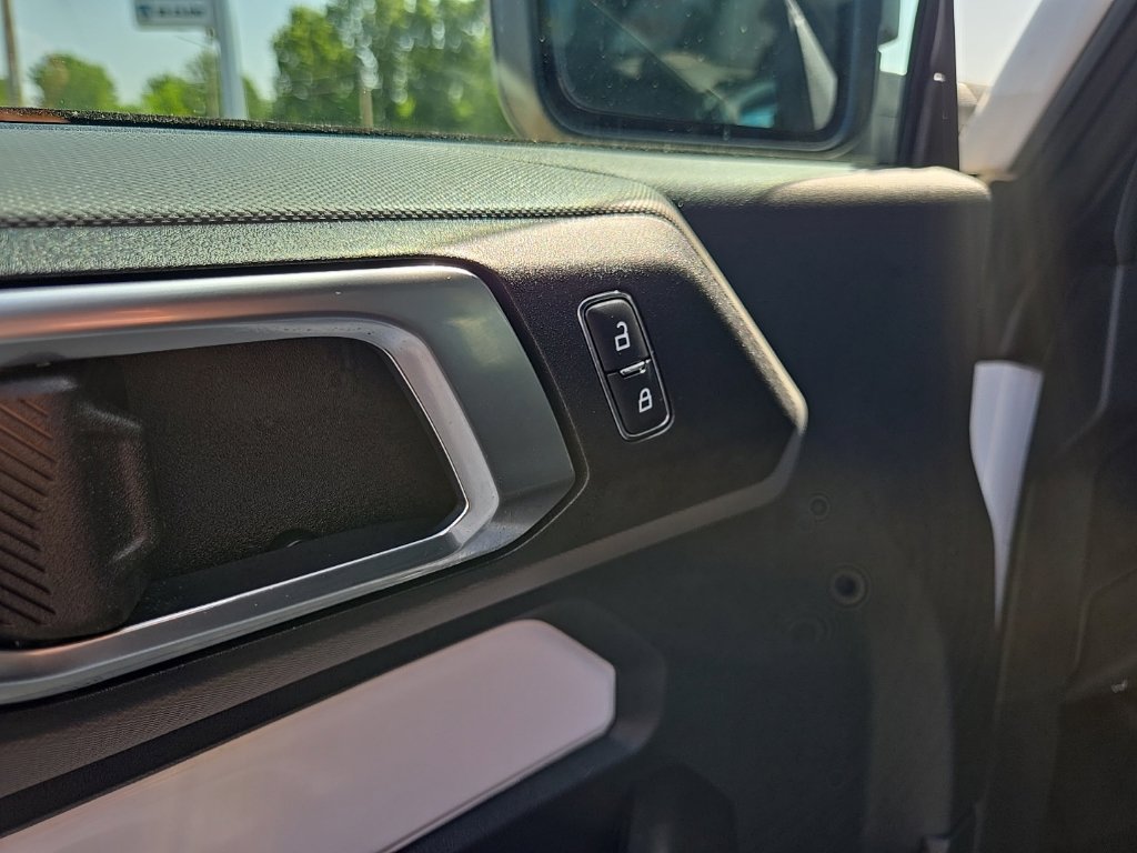 Used 2024 Ford Bronco Black Diamond AWD/4WD image 33