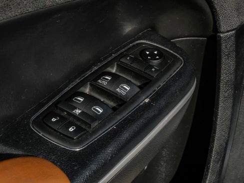 Used 2019 Chrysler 300 Limited image 51