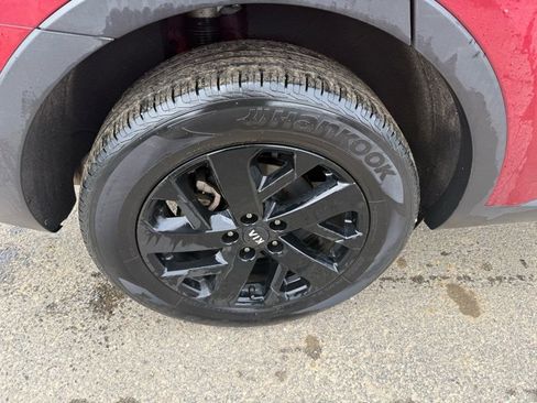 Certified 2021 Kia Sorento S w/ Panoramic Sunroof Package image 17