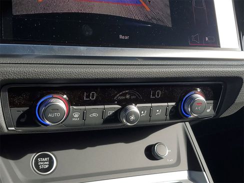 New 2025 Audi Q3 2.0T Premium image 12