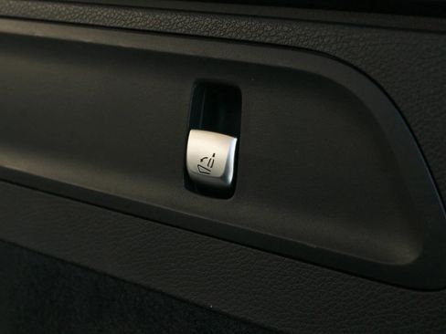 Used 2016 Mercedes-Benz GLC 300 image 14