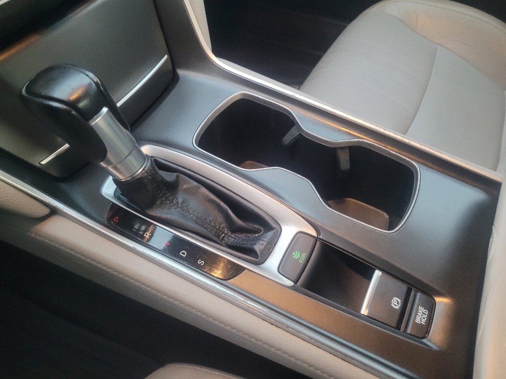 Used 2018 Honda Accord EX-L image 26