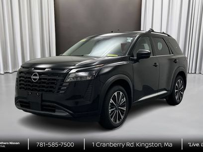 New 2026 Nissan Pathfinder Platinum w/ Cargo Package