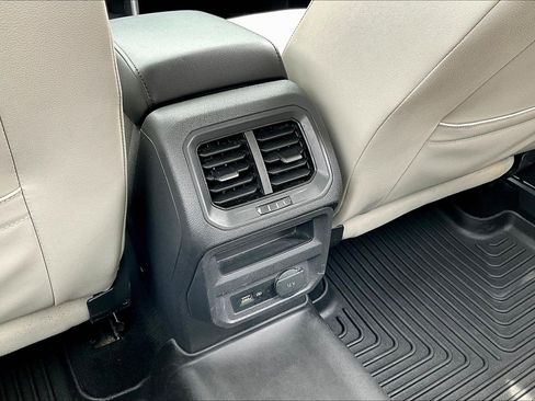 Used 2019 Volkswagen Tiguan SEL Premium AWD/4WD image 10