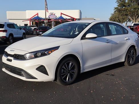 Used 2024 Kia Forte LXS image 6