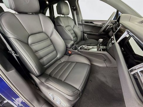 New 2026 Porsche Macan image 30