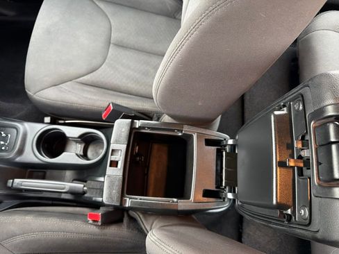 Used 2018 Jeep Wrangler Sport image 29