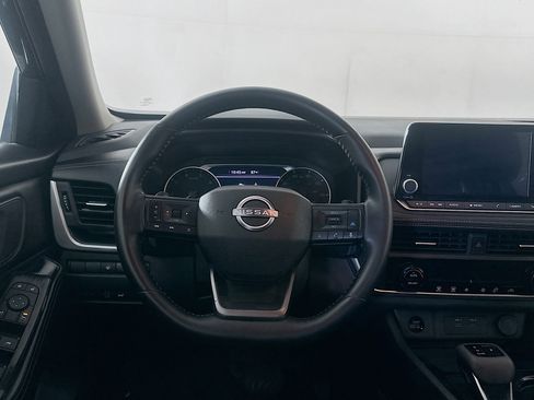 Used 2025 Nissan Rogue SV AWD/4WD image 18