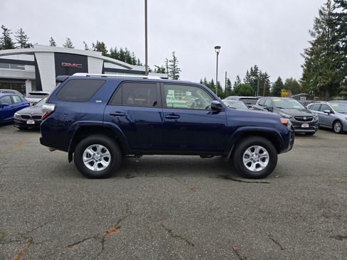 Used 2015 Toyota 4Runner SR5 image 8