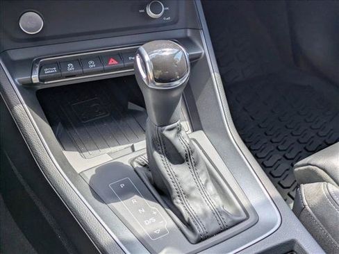 Used 2020 Audi Q3 2.0T Premium Plus AWD/4WD image 17