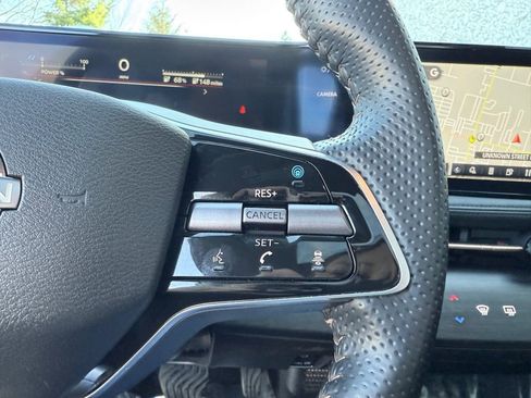 Used 2023 Nissan Ariya FWD image 32