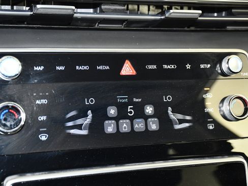 Used 2025 Genesis GV80 2.5T Standard AWD/4WD image 29
