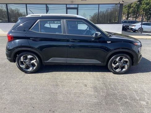 Certified 2023 Hyundai Venue SEL image 2