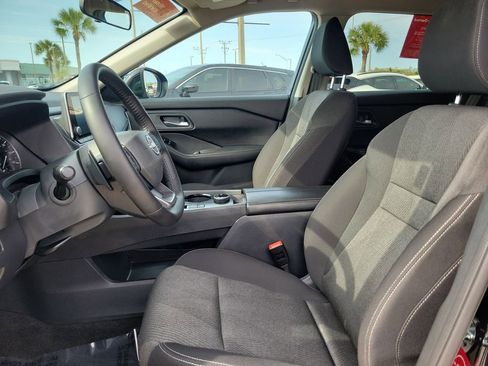 Used 2025 Nissan Rogue SV image 27