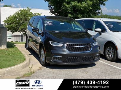 Used 2023 Chrysler Pacifica Touring-L