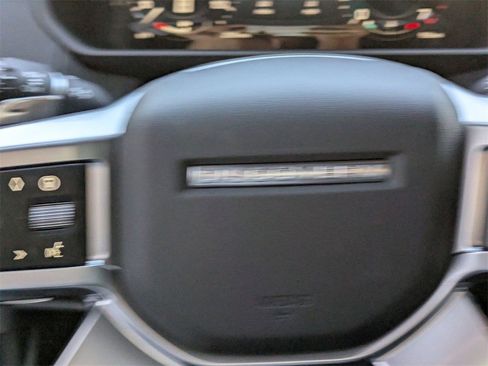 Used 2025 Land Rover Discovery S image 19