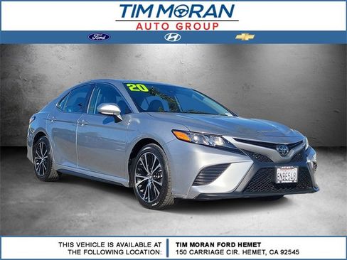 Used 2020 Toyota Camry SE image 1