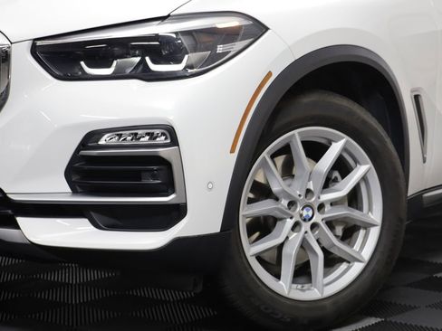 Used 2019 BMW X5 xDrive40i w/ Convenience Package AWD/4WD image 3