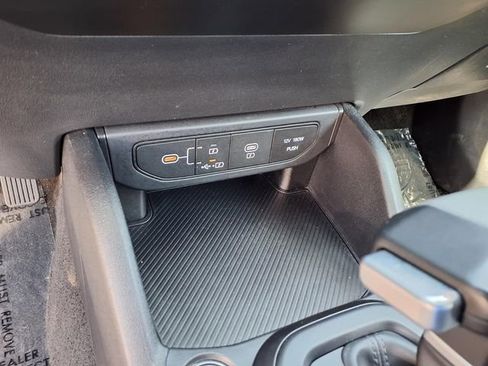 Used 2025 Kia K4 LXS image 19