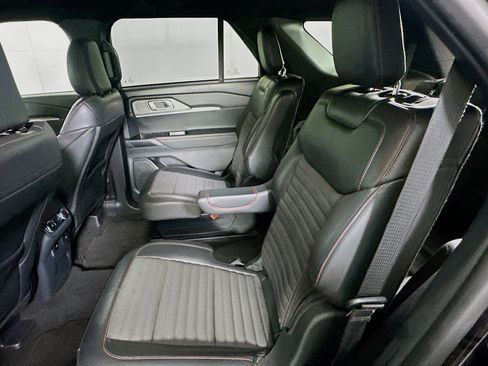 Used 2025 Ford Explorer ST-Line image 28