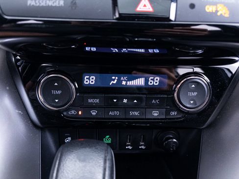 Used 2018 Mitsubishi Eclipse Cross SEL AWD/4WD image 31