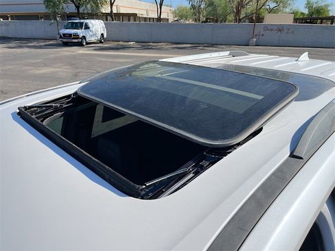 Used 2023 Chevrolet Traverse High Country image 23