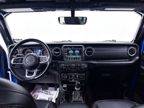 Used 2022 Jeep Wrangler Unlimited Sahara w/ Cold Weather Group AWD/4WD image 28