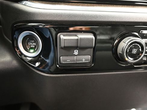 Used 2024 Chevrolet Silverado 3500 LT image 27