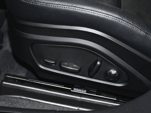 Used 2023 Porsche Panamera Platinum Edition image 45