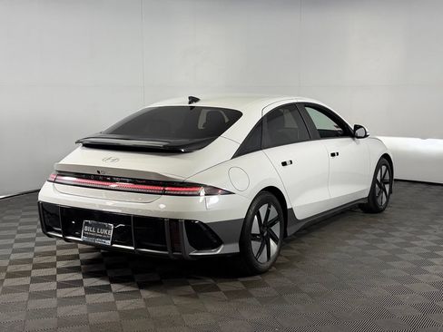 Used 2025 Hyundai Ioniq 6 SE RWD image 8