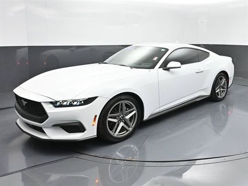 Certified 2025 Ford Mustang Coupe RWD image 1