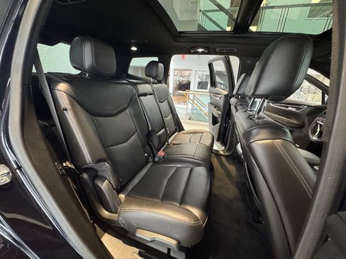 Used 2022 Cadillac XT6 Premium Luxury image 28