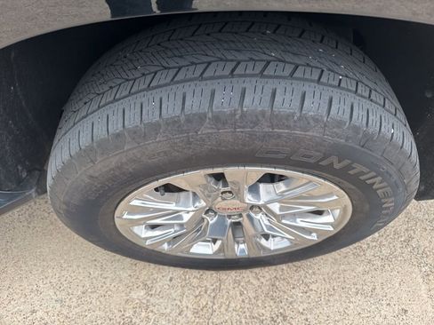 Used 2025 GMC Yukon XL Denali image 3