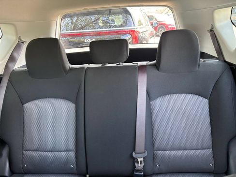 Used 2025 Kia Soul LX w/ LX Technology Package FWD image 35