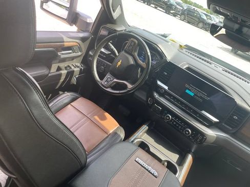 Used 2024 Chevrolet Silverado 2500 High Country w/ Technology Package AWD/4WD image 22