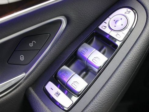 Used 2021 Mercedes-Benz GLC 300 4MATIC image 18