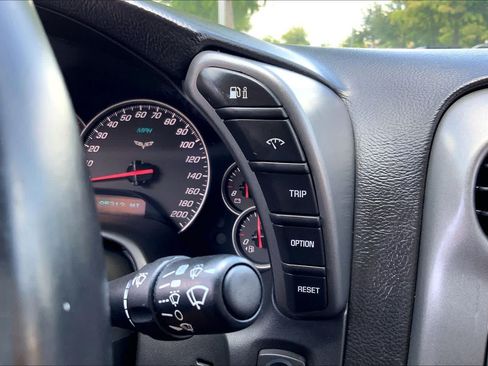 Used 2006 Chevrolet Corvette Coupe RWD image 28