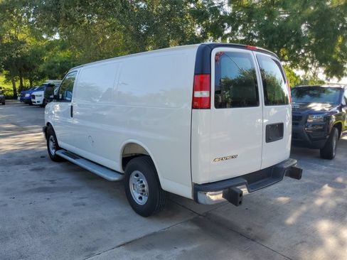 Used 2025 Chevrolet Express 2500 w/ Driver Convenience Package RWD image 4