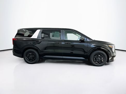Used 2026 Kia Carnival FWD image 10