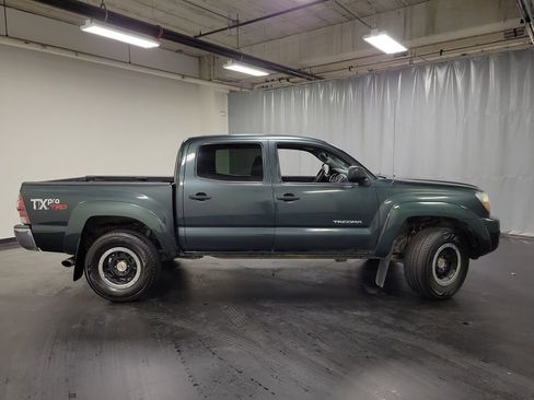 Used 2011 Toyota Tacoma 4x4 Double Cab w/ TRD Off-Road Pkg image 9