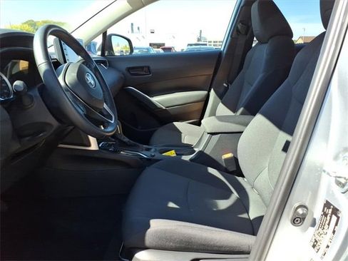 Certified 2022 Toyota Corolla Cross LE image 13