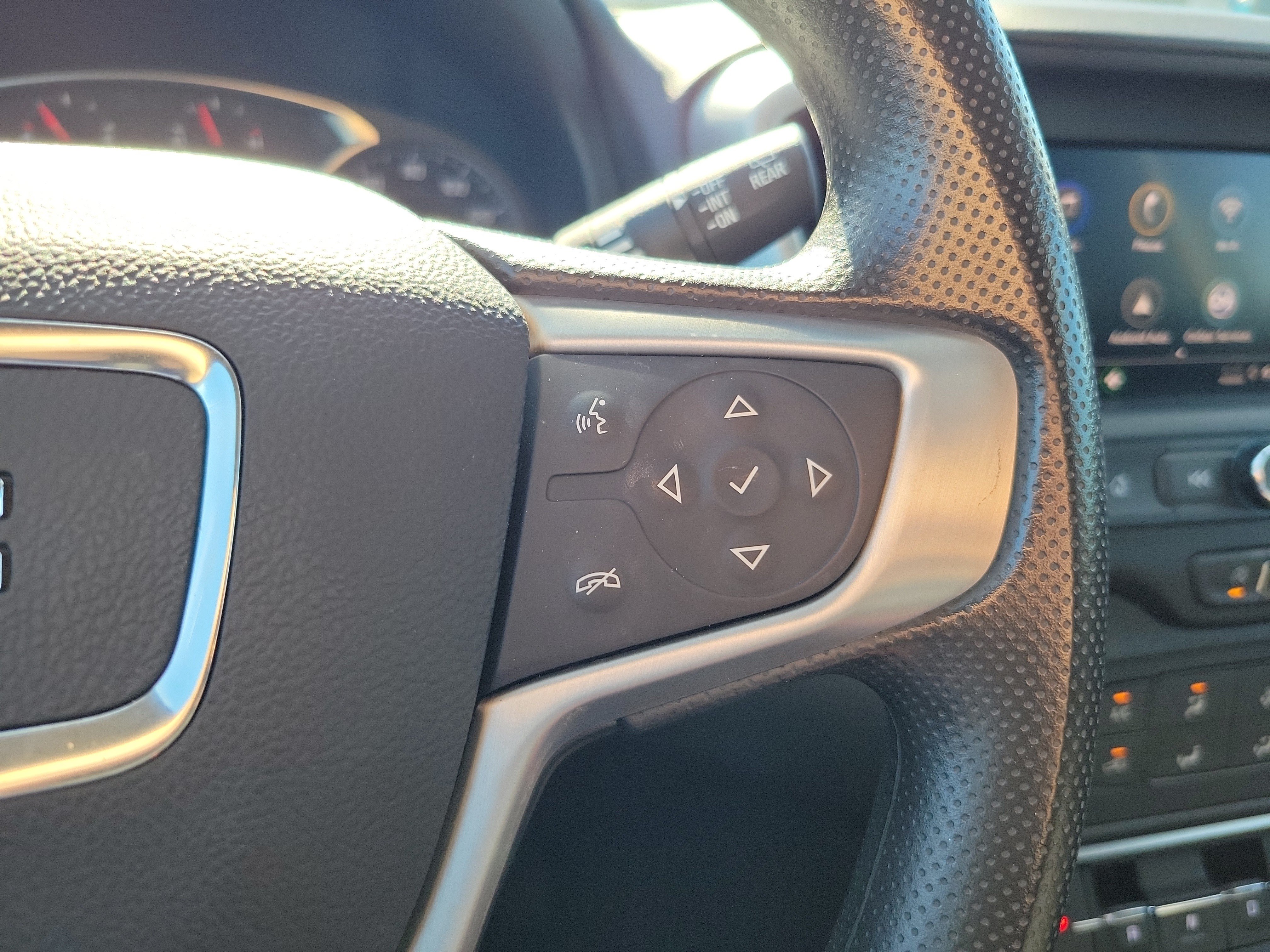 Used 2024 GMC Terrain SLE FWD image 22